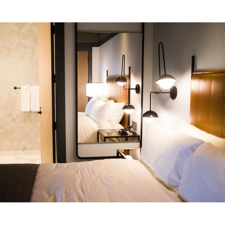 309.AM22.MTL_FarnamHotel_009